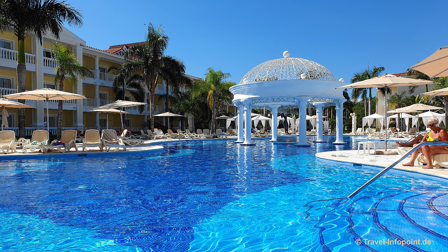 Bahia Principe Luxury Bouganville: Pool 1